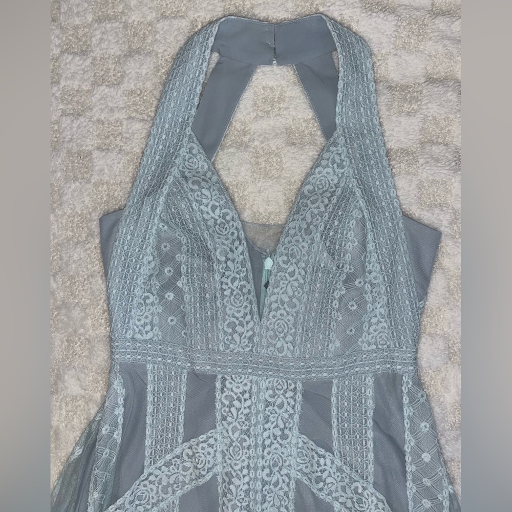 NWT! BCBGMAXAZRIA Raissa Halter Neck Maxi Evening Gown in Haze Combo • Size 12 - Picture 4 of 16